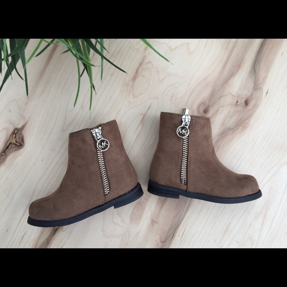 MICHAEL Michael Kors Girls' Emma Boots NEW - Picture 2 of 7